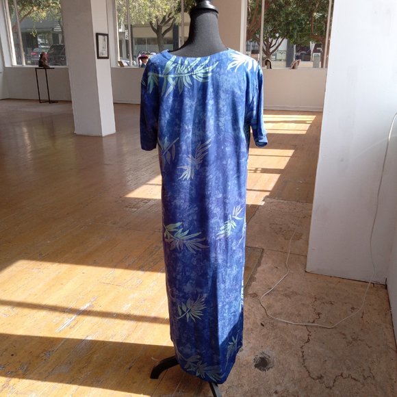 Island feeling tie dye blue and green floral print Maxi Hawaiian dress - Picture 5 of 10